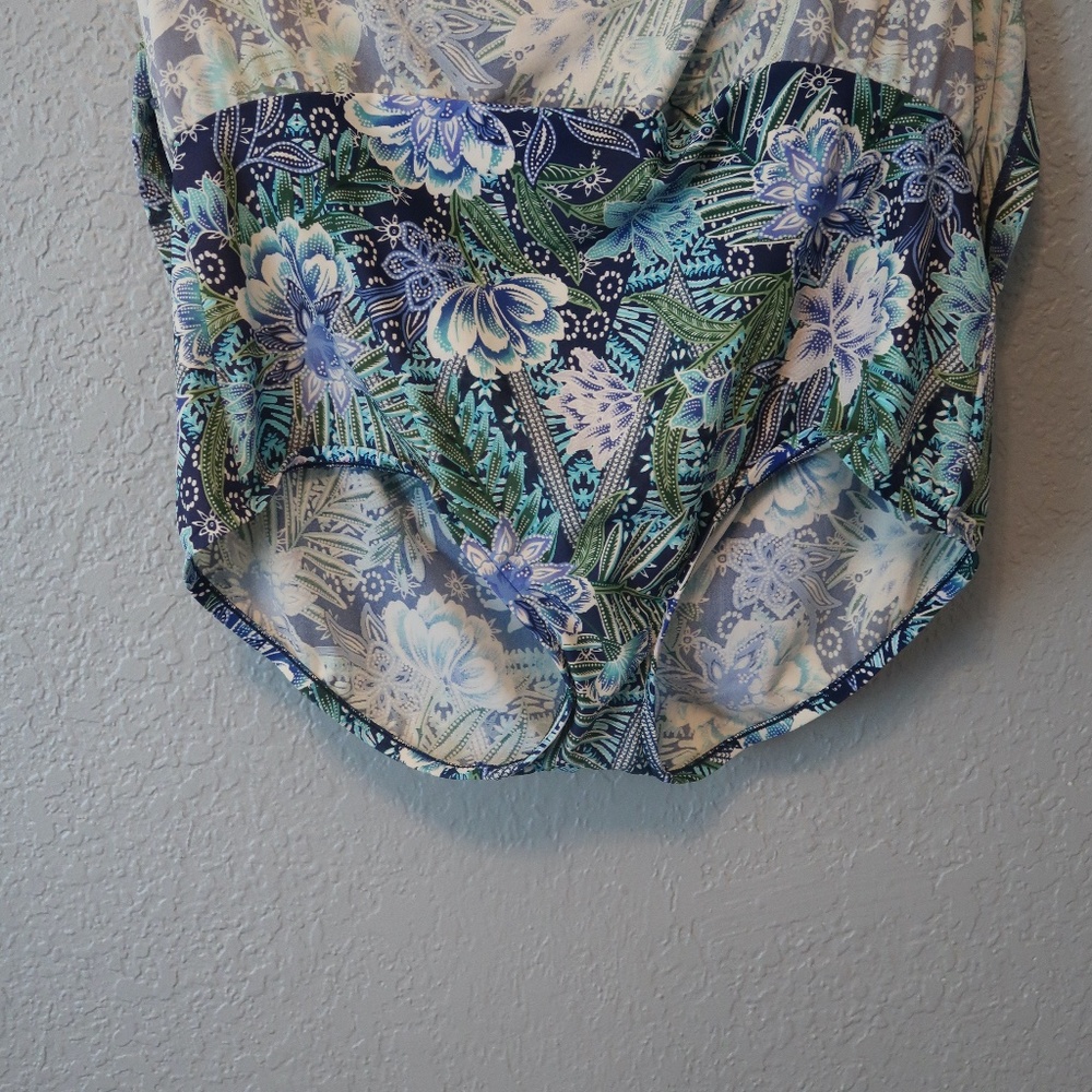AYUL FLORAL SWIMSUIT DRESS-SIZE 18 - Picture 6 of 6